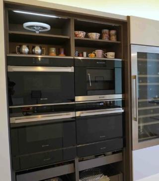 forno a microonde combinato Inlinear di Smalvic forno a microonde combinato Inlinear di Smalvic