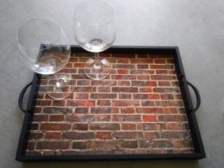 Il vassoio è finito e si potrà pulire con un panno umido (Foto 9). Il vassoio è finito e si potrà pulire con un panno umido (Foto 9).