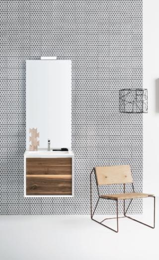 base portalavabo sospesa della composizione Materia Vip 08 di Arbi Arredobagno con frontale in Noce Antico Scuro e scocca in laccato bianco velvet base portalavabo sospesa della composizione Materia Vip 08 di Arbi Arredobagno con frontale in Noce Antico Scuro e scocca in laccato bianco velvet
