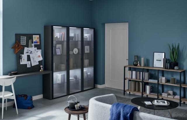zona relax con vetrine Matrix in finitura Brunito e un mobile Tribeca, cucina modello Start-Time Presa di Venera Cucine zona relax con vetrine Matrix in finitura Brunito e un mobile Tribeca, cucina modello Start-Time Presa di Venera Cucine
