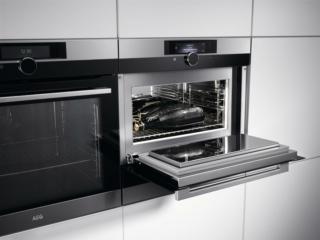 abbattitore KBK 994519 M di Aeg con comandi Touch Control elettronici e termosonda abbattitore KBK 994519 M di Aeg con comandi Touch Control elettronici e termosonda