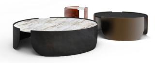 Il tavolino ATENÆ di Cantori, design Studio Memo, è caratterizzato da una forma compatta e lineare; la struttura portante è in metallo, il piano rotondo è disponibile in marmo o in legno. Si può scegliere fra diverse misure e può essere proposto singolarmente o in composizione. Misura ø 121,6 x H 30 cm, ø  91,6 x H 35 cm e ø 50 x H 40 cm. www.cantori.it