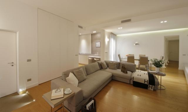 divano beige componibile e sopra zona pranzo strisce a led divano beige componibile e sopra zona pranzo strisce a led