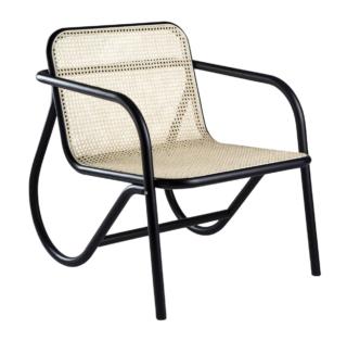 Il modello N. 200 di Gebrüder Thonet Vienna GmbH (GTV), design Michael Anastassiades, è una seduta senza tempo con un'eleganza minimalista. La struttura è in legno curvato, la seduta e lo schienale sono realizzati nella caratteristica paglia di Vienna. www.gebruederthonetvienna.com