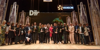 Foto di gruppo dei dieci progettisti premiati con la Golden Madonnina del The Design Prize 2019