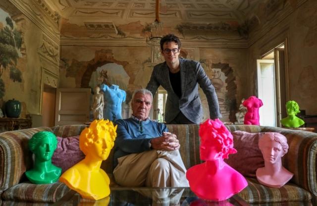 ARTIFICIAL_Lo Spotify delle Sculture presso lo showroom di Cavalli e Nastri in via Brera 2. Una startup, tramite un raffinato e innovativo modello di stampante 3D, ha trasformato statue, puttini e sculture in cloni in fibra di mais. ARTIFICIAL_Lo Spotify delle Sculture presso lo showroom di Cavalli e Nastri in via Brera 2. Una startup, tramite un raffinato e innovativo modello di stampante 3D, ha trasformato statue, puttini e sculture in cloni in fibra di mais.