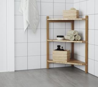 scaffale angolare in bambù RÅGRUND di Ikea è utilizzabile anche come sottolavabo per bagno piccolo scaffale angolare in bambù RÅGRUND di Ikea è utilizzabile anche come sottolavabo per bagno piccolo