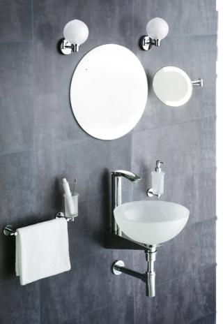 lavandino in vetro bianco satinato dotato di supporto inox per la rubinetteria Venus di Stilhaus per bagno piccolo lavandino in vetro bianco satinato dotato di supporto inox per la rubinetteria Venus di Stilhaus per bagno piccolo