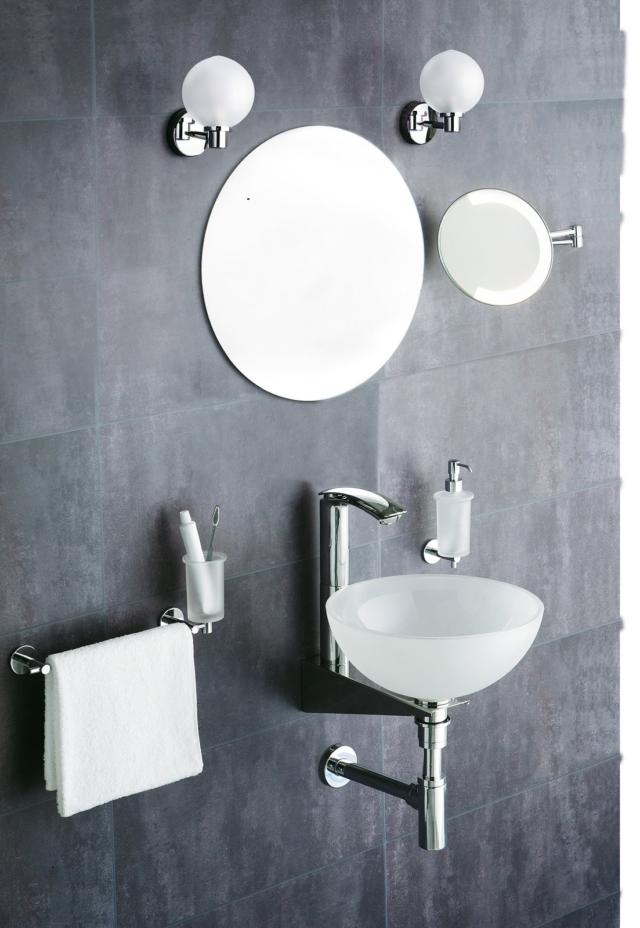 lavandino in vetro bianco satinato dotato di supporto inox per la rubinetteria Venus di Stilhaus per bagno piccolo lavandino in vetro bianco satinato dotato di supporto inox per la rubinetteria Venus di Stilhaus per bagno piccolo