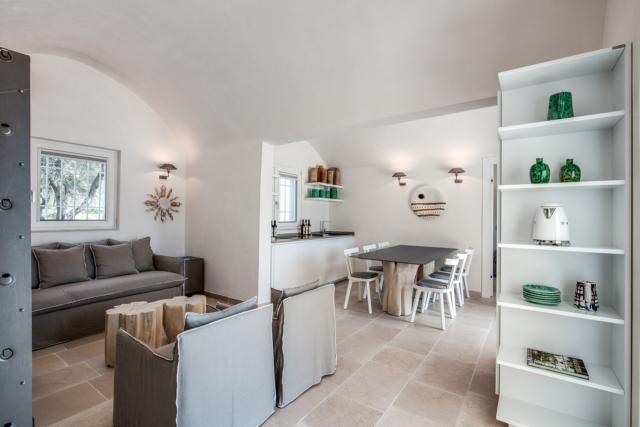 soggiorno e cucina casa di campagna a ostuni con recupero lamia e trullo soggiorno e cucina casa di campagna a ostuni con recupero lamia e trullo