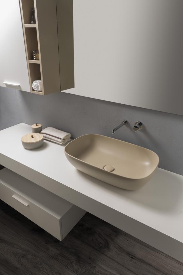 T-Edge di Ceramica Globo è un lavabo d’appoggio in ceramica color Perla T-Edge di Ceramica Globo è un lavabo d’appoggio in ceramica color Perla