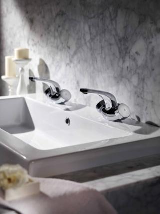 rubinetto lavabo monoforo Texture Collection di FIMA Carlo Frattini, con texture (V) Vertical, è contraddistinto dal rigore geometrico di un poligono a 19 facce, in finitura Cromo rubinetto lavabo monoforo Texture Collection di FIMA Carlo Frattini, con texture (V) Vertical, è contraddistinto dal rigore geometrico di un poligono a 19 facce, in finitura Cromo