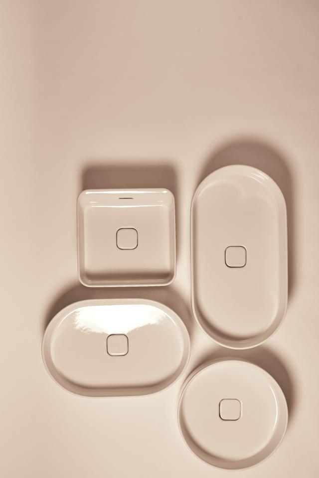 lavabi in ceramica della linea Strada II di Ideal Standard presentano angoli smussati, bordi eleganti e curve contemporanee, sono realizzati in diversi formati e progettati per garantire la massima flessibilità lavabi in ceramica della linea Strada II di Ideal Standard presentano angoli smussati, bordi eleganti e curve contemporanee, sono realizzati in diversi formati e progettati per garantire la massima flessibilità