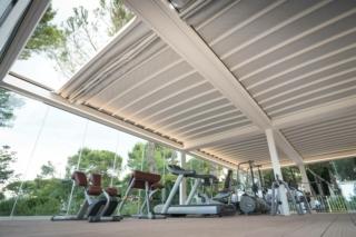 tenda a pergola Gennius Isola 3 di KE controllabile con app per apertura e chiusura tenda tenda a pergola Gennius Isola 3 di KE controllabile con app per apertura e chiusura tenda