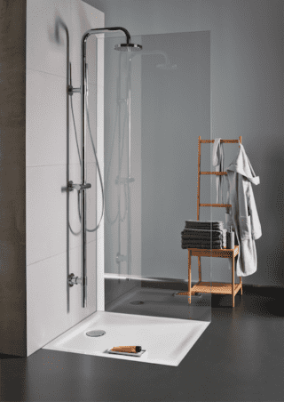 piatto doccia in ceramica dal design extra-flat con bordo di soli 4,5 cm. 4.5 di Pozzi Ginori è realizzato in fine fire-clay piatto doccia in ceramica dal design extra-flat con bordo di soli 4,5 cm. 4.5 di Pozzi Ginori è realizzato in fine fire-clay