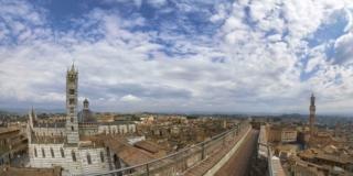 La città del cielo. Dal Facciatone del Duomo Nuovo il Panorama di Siena. Nuovi Orizzonti sulla Città La città del cielo. Dal Facciatone del Duomo Nuovo il Panorama di Siena. Nuovi Orizzonti sulla Città