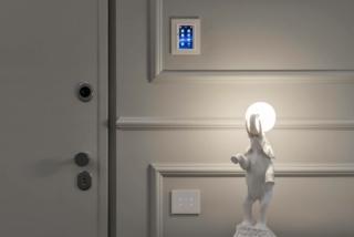 Mini Touch Screen AVE DOMINA plus e tastiera multi-touch in cristallo Mini Touch Screen AVE DOMINA plus e tastiera multi-touch in cristallo