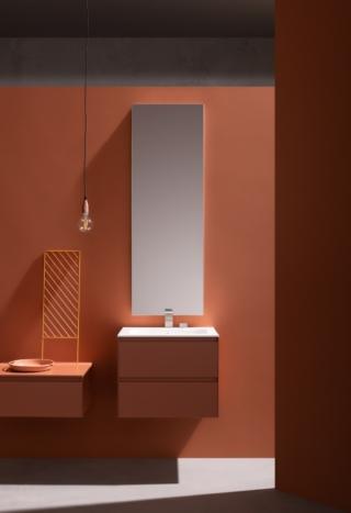 mobile lavabo sospeso laccato corallo opaco della collezione 5.Zero di Arblu con cassetti e lavabo in tecnoblu bianco lucido mobile lavabo sospeso laccato corallo opaco della collezione 5.Zero di Arblu con cassetti e lavabo in tecnoblu bianco lucido