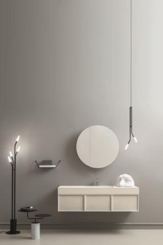 composizione Des di Cerasa è costituita di tre basi con cassetti con scocche e telai laccati bianco opaco e frontali in ecomalta fango composizione Des di Cerasa è costituita di tre basi con cassetti con scocche e telai laccati bianco opaco e frontali in ecomalta fango
