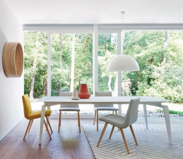 Tv di Ligne Roset è la seduta imbottita che ha la struttura in acciaio meccanosaldato Tv di Ligne Roset è la seduta imbottita che ha la struttura in acciaio meccanosaldato