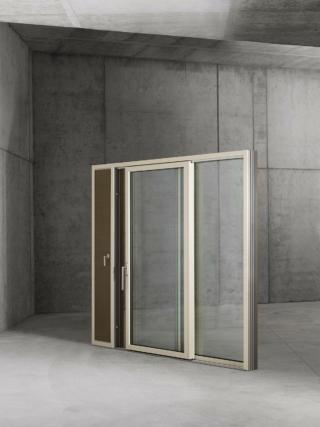 portafinestra alzante scorrevole FIN-Slide Nova-line Plus con anta di aerazione Vent Cristal di Finstral portafinestra alzante scorrevole FIN-Slide Nova-line Plus con anta di aerazione Vent Cristal di Finstral