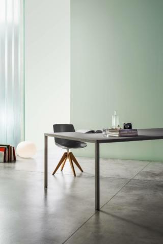 Tavolo Tense Material, sedia Flow Tavolo Tense Material, sedia Flow