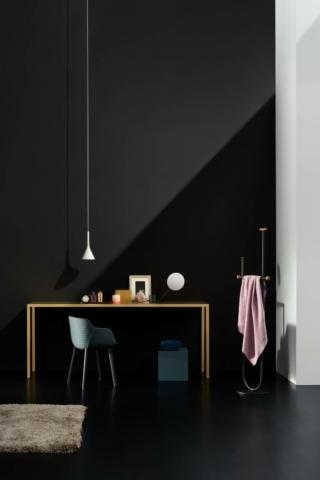 Tavolo Tense Material ottone, attaccapanni Ombre Tavolo Tense Material ottone, attaccapanni Ombre