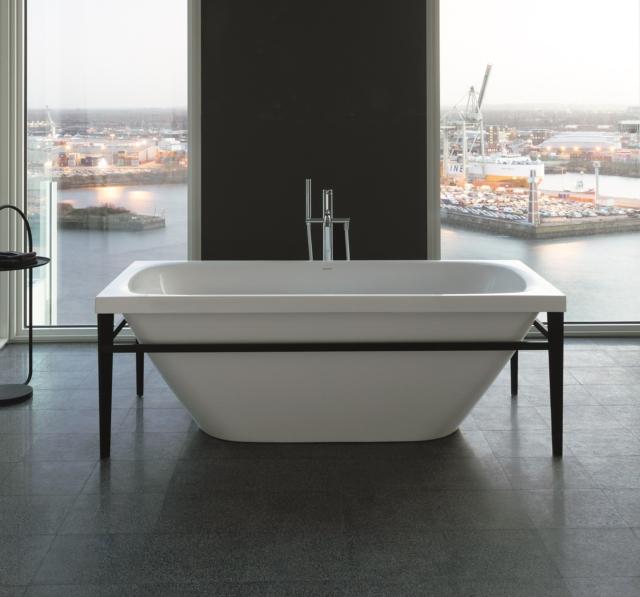 vasca centro stanza XViu di Duravit in acrilico bianco con telaio in alluminio nero opaco vasca centro stanza XViu di Duravit in acrilico bianco con telaio in alluminio nero opaco
