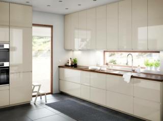 pensili con l'anta Voxport della cucina di Ikea Italia pensili con l'anta Voxport della cucina di Ikea Italia