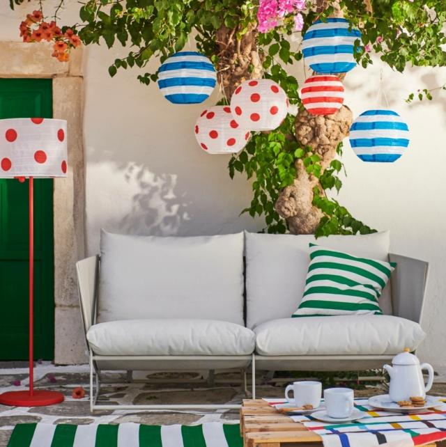 Havsten di Ikea Italia è il divano per esterno che ha una seduta profonda e bassa, resa accogliente dal molleggio Havsten di Ikea Italia è il divano per esterno che ha una seduta profonda e bassa, resa accogliente dal molleggio