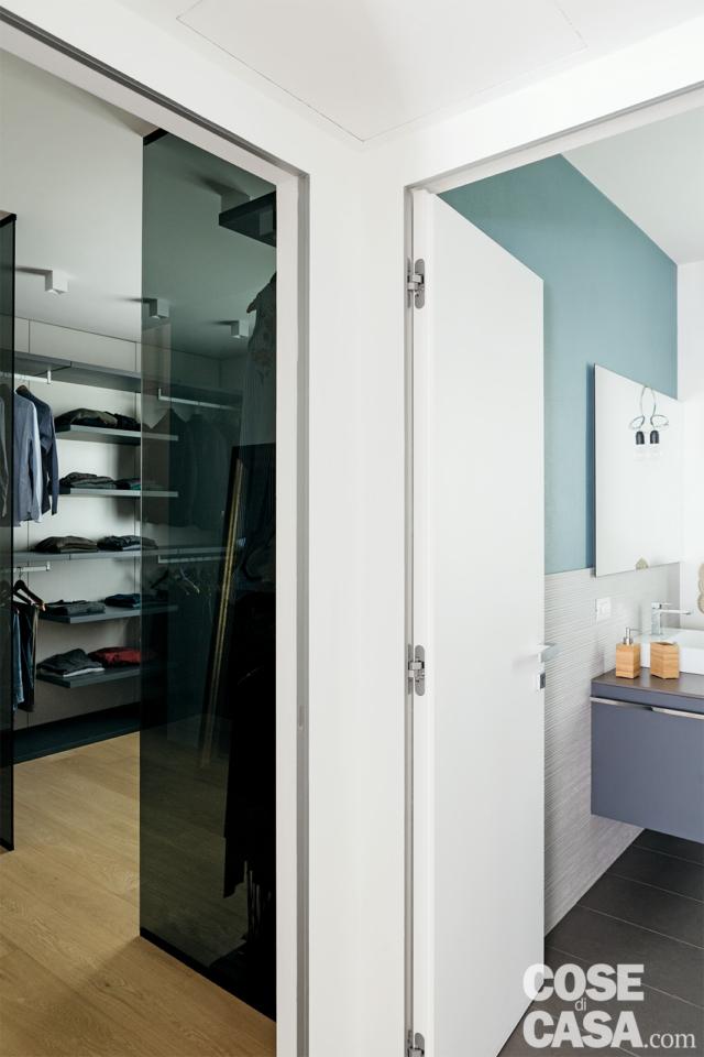 angolo del sottotetto di 125 mq tra cabina armadio e bagno al piano terra angolo del sottotetto di 125 mq tra cabina armadio e bagno al piano terra