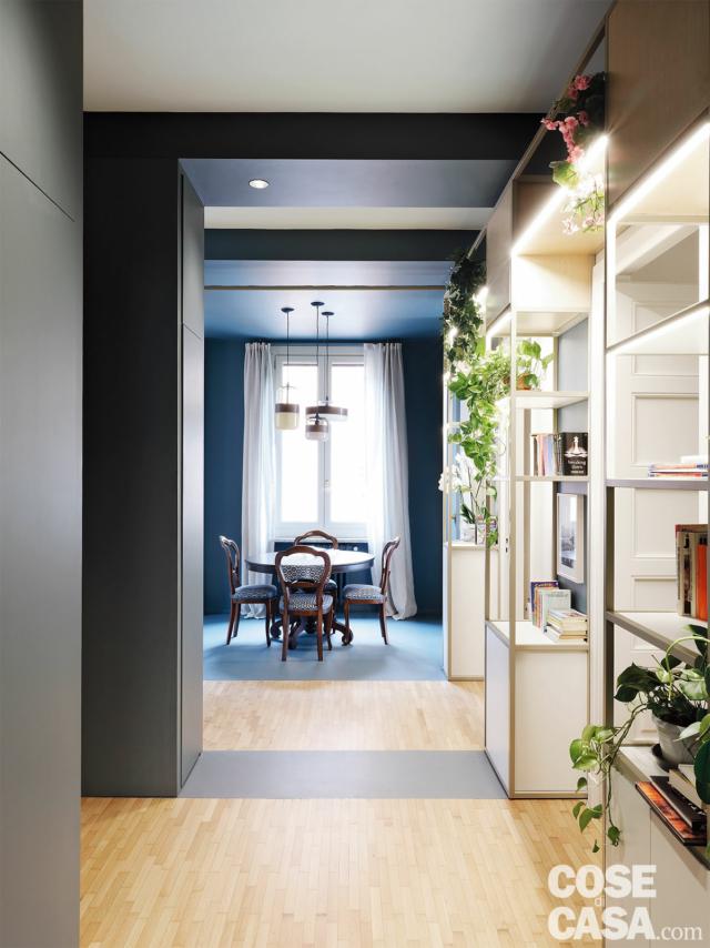 corridoio, libreria in ferro con illuminazione a led, controsoffitti, pavimento in parquet e resina corridoio, libreria in ferro con illuminazione a led, controsoffitti, pavimento in parquet e resina