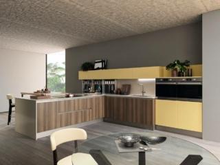 cucina con penisola e bancone snack, ante lisce in laccato opaco Crema pastello pensili colorati orizzontali Sand di Febal Casa cucina con penisola e bancone snack, ante lisce in laccato opaco Crema pastello pensili colorati orizzontali Sand di Febal Casa