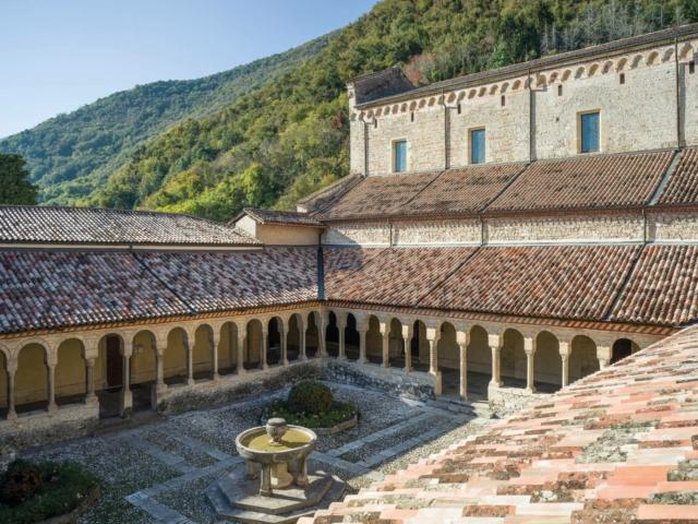 eclisse_esterno Abbazia Follina eclisse_esterno Abbazia Follina