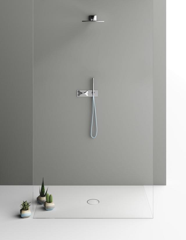 piatto doccia Piazza di Planit è realizzato in Corian® DuPont™ un materiale igienico e naturalmente antiscivolo e raggiunge un’altezza minima di 30 mm piatto doccia Piazza di Planit è realizzato in Corian® DuPont™ un materiale igienico e naturalmente antiscivolo e raggiunge un’altezza minima di 30 mm