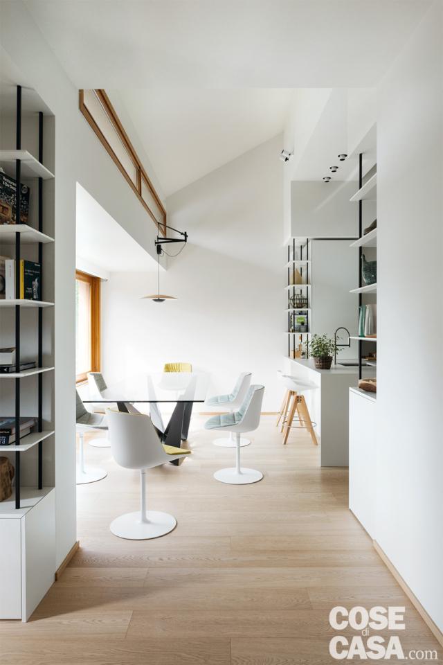 living open space nel sottotetto di 125 mq living open space nel sottotetto di 125 mq