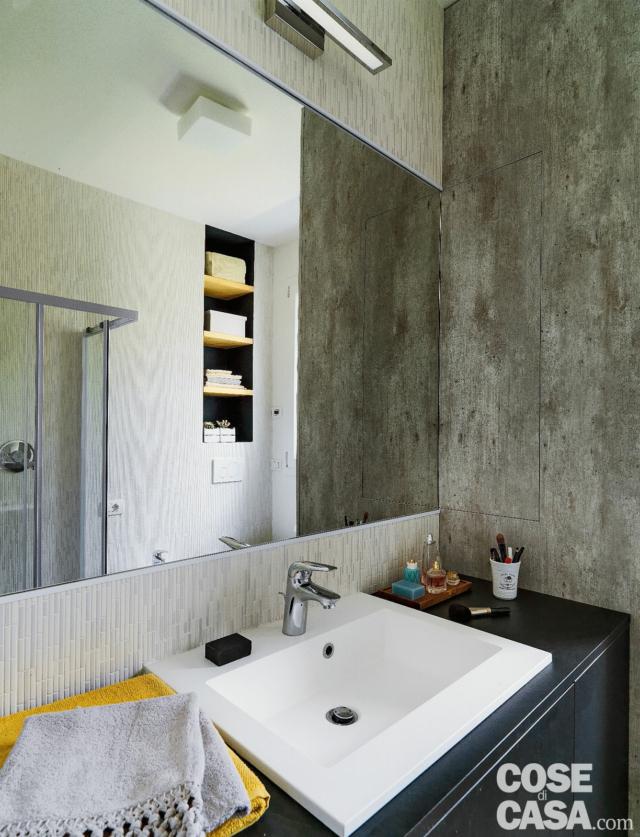 bagno, dettaglio, mobile lavabo, specchio, applique, rivestimenti in gres bagno, dettaglio, mobile lavabo, specchio, applique, rivestimenti in gres