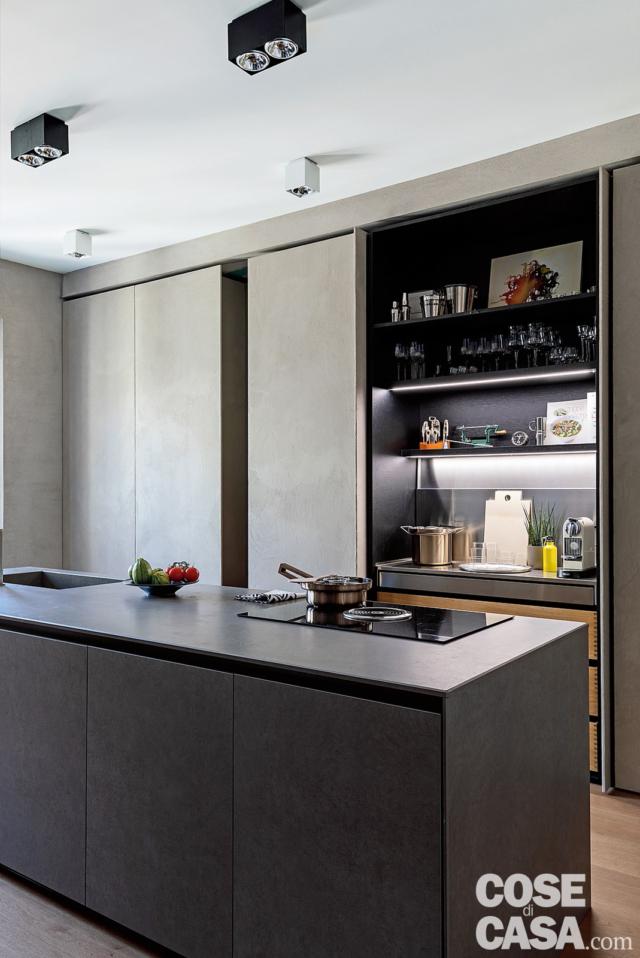 cucina, pannelli che separano, isola, piano cottura, ante scorrevoli, faretti cucina, pannelli che separano, isola, piano cottura, ante scorrevoli, faretti