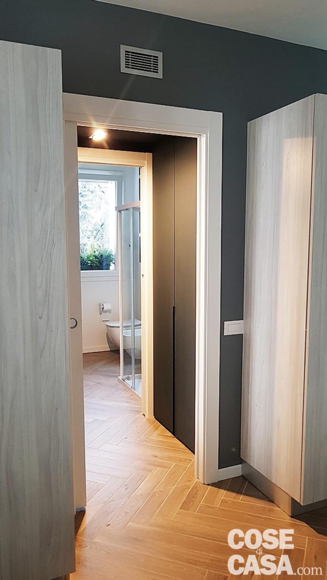 nuovo miniappartamento, pavimento in gres effetto parquet, disimpegno, bagno nuovo miniappartamento, pavimento in gres effetto parquet, disimpegno, bagno