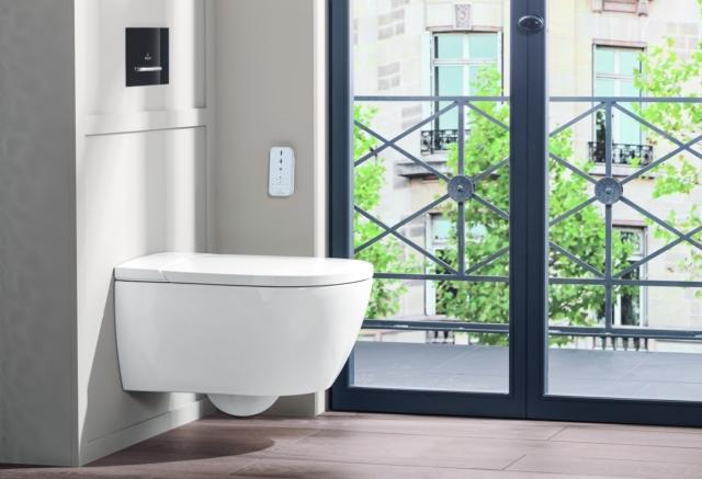 water con bidet integrato Vi Clean-I100 di Villeroy & Boch è dotato di getto doccia HarmonicWave a 5 livelli per impostare temperatura, intensità del getto e posizione dell’erogatore water con bidet integrato Vi Clean-I100 di Villeroy & Boch è dotato di getto doccia HarmonicWave a 5 livelli per impostare temperatura, intensità del getto e posizione dell’erogatore