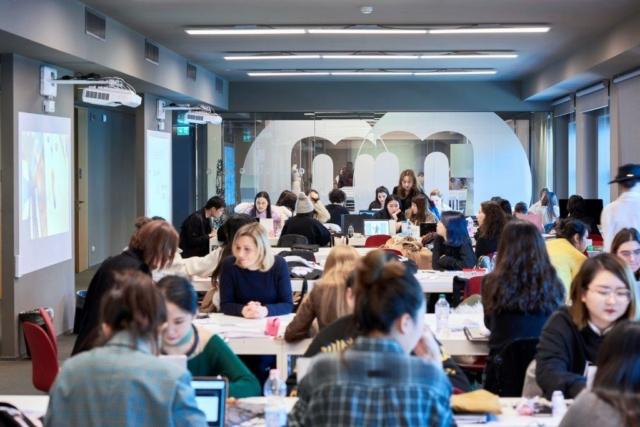 Aula di giovani istituto marangoni Aula di giovani istituto marangoni