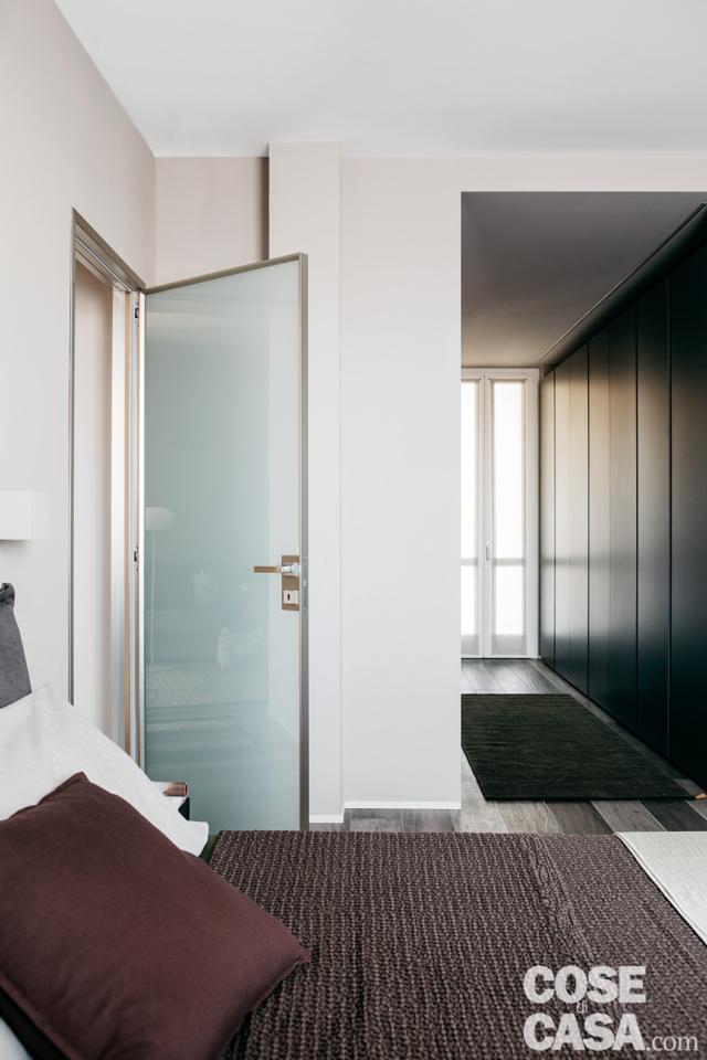 camera da letto con porta in vetro e cabina armadio annessa camera da letto con porta in vetro e cabina armadio annessa
