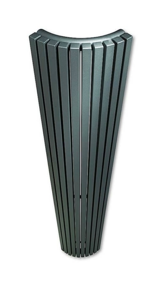 Anche il radiatore
Angolare, Carré Plus di Vasco (www.vasco.eu) misura da L 24,4 x H 140 cm. In bianco, il modello più piccolo costa 371 euro + Iva