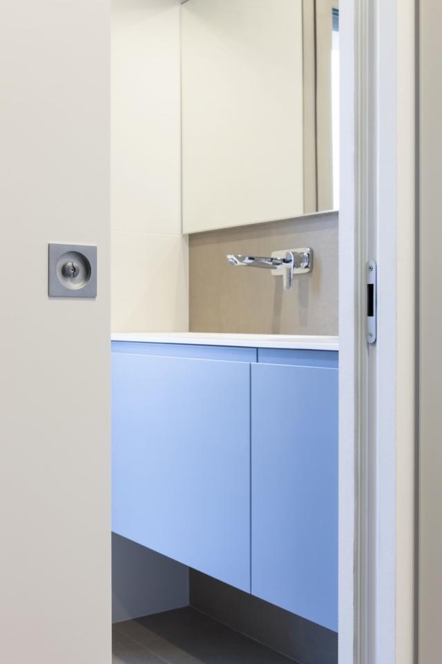 Eclisse Synthesis Line scorrevole è un controtelaio per porta a scomparsa di Eclisse Eclisse Synthesis Line scorrevole è un controtelaio per porta a scomparsa di Eclisse