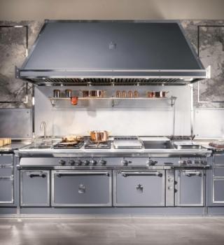 cucina grigio perla classica Steel Blue Grey di Officine Gullo cucina grigio perla classica Steel Blue Grey di Officine Gullo