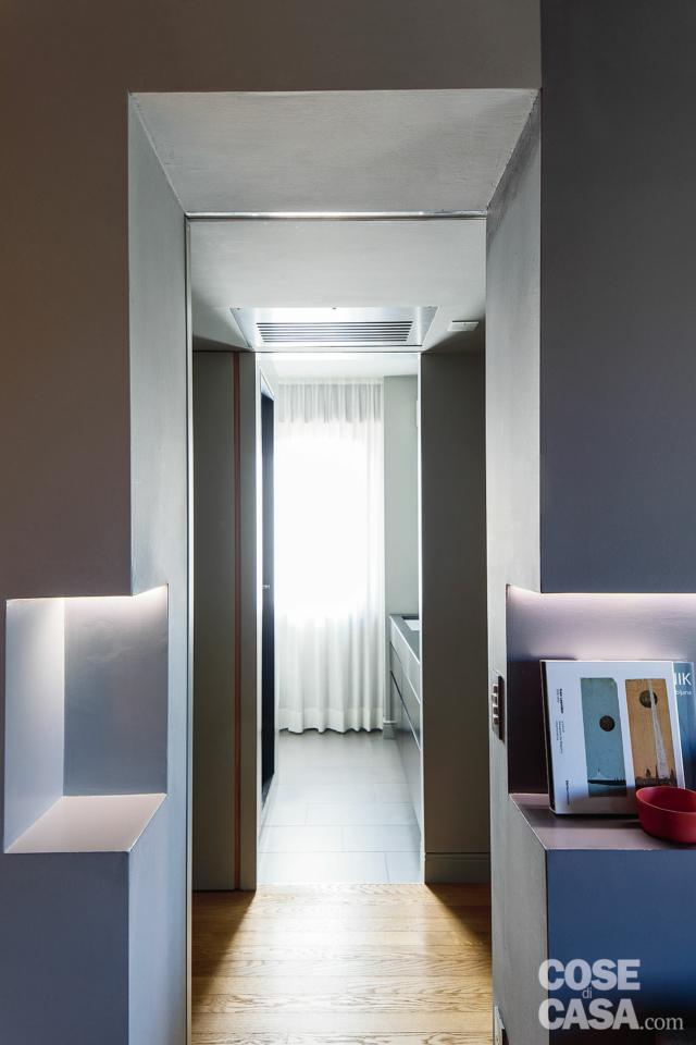 corridoio, nicchie illuminate, bagno, portafinestra corridoio, nicchie illuminate, bagno, portafinestra