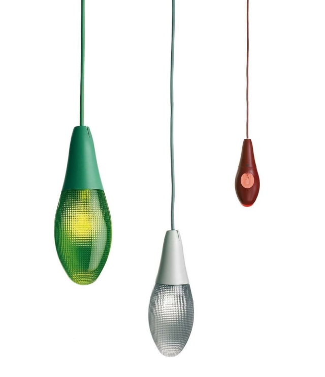 lampada pod lens di luceplan tre sospensioni in tre colori bianco rosso e verde lampada pod lens di luceplan tre sospensioni in tre colori bianco rosso e verde