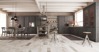 cucina angolare Maestrale di Scandola Mobili con tavolo rotondo e arredi in legno massiccio di abete cucina angolare Maestrale di Scandola Mobili con tavolo rotondo e arredi in legno massiccio di abete