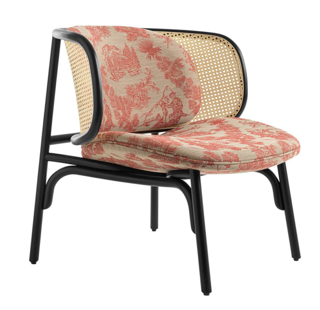 Versione Christmas Edition 2019 per la lounge chair Suzenne (design Chiara Andreatti) di Gebrüder Thonet Vienna Versione Christmas Edition 2019 per la lounge chair Suzenne (design Chiara Andreatti) di Gebrüder Thonet Vienna