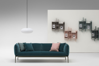 Libreria pensile Randomito, in legno laccato di MDF Italia.